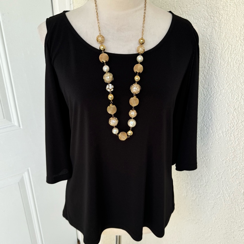 NEW YORK & CO. 7th Ave.Solid‎ Black Cold Shoulder Top. Bell Sleeves.Round…